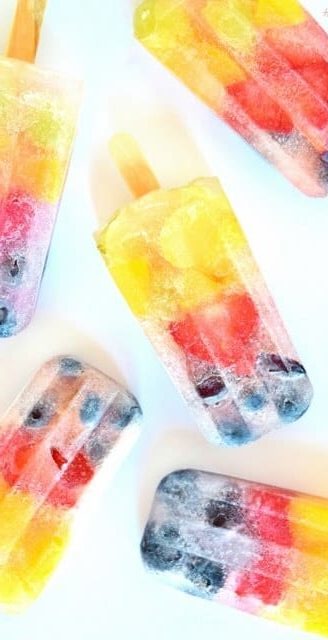 Read more about the article Keep cool with our rainbow ice lollies recipe!
